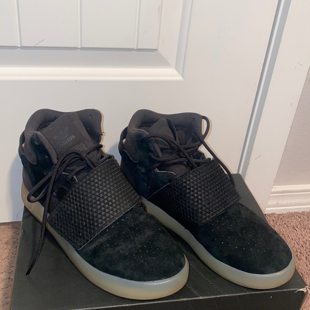 Adidas tubular invaders